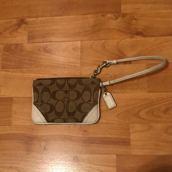 Coach - Picture 2 of 8